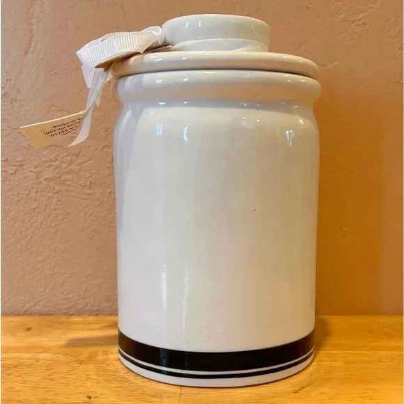 Rae Dunn Artisans Collection by Magenta Ceramic Jar with Lid. NWTS. - Picture 9 of 9